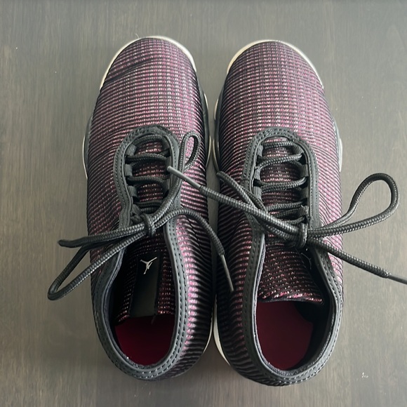 Jordan Horizon Sneakers - Picture 2 of 5